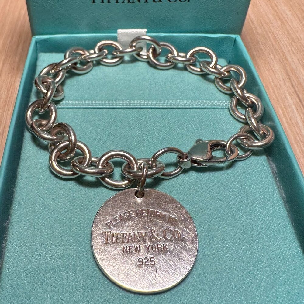 Tiffany & Co Return to Tiffany® Round Tag Charm Bracelet in Silver